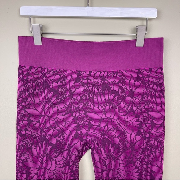 Fabletics Sebastian Floral Seamless Tight - Picture 4 of 8
